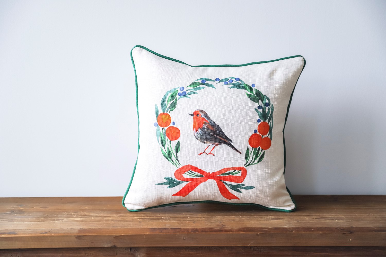 Christmas Bird Wreath Pillow CHR0194