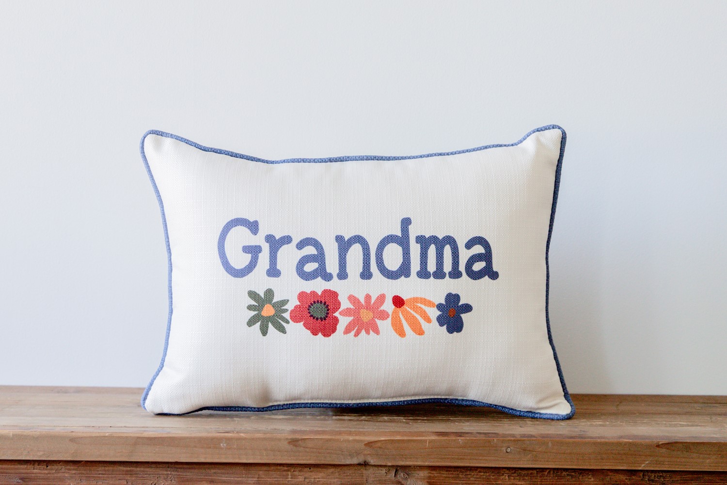 Modern Grandmas Pillow TXT1005