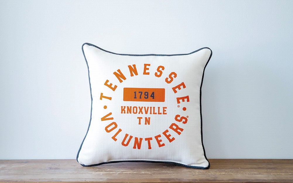 Tennessee Athletic Circle Pillow UTEN0038