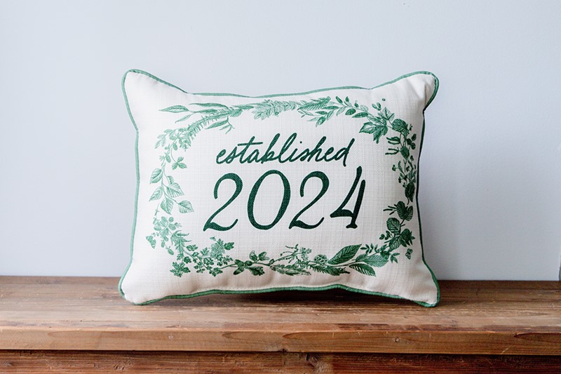 Leafy Established Pillow TXT1071