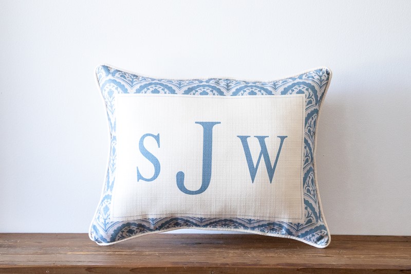 Scalloped Initial Pillow CHI0094