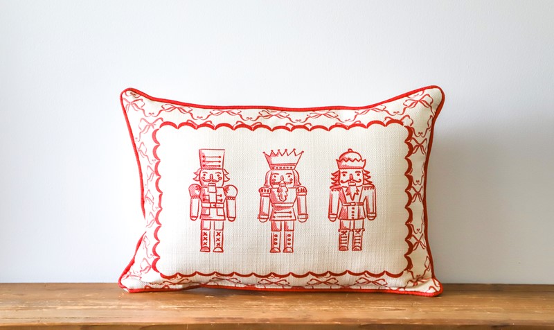 Red Bow Nutcrackers Pillow CHR0334